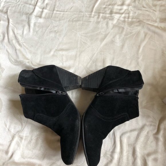 XOXO Black Ankle Booties - Picture 1 of 8